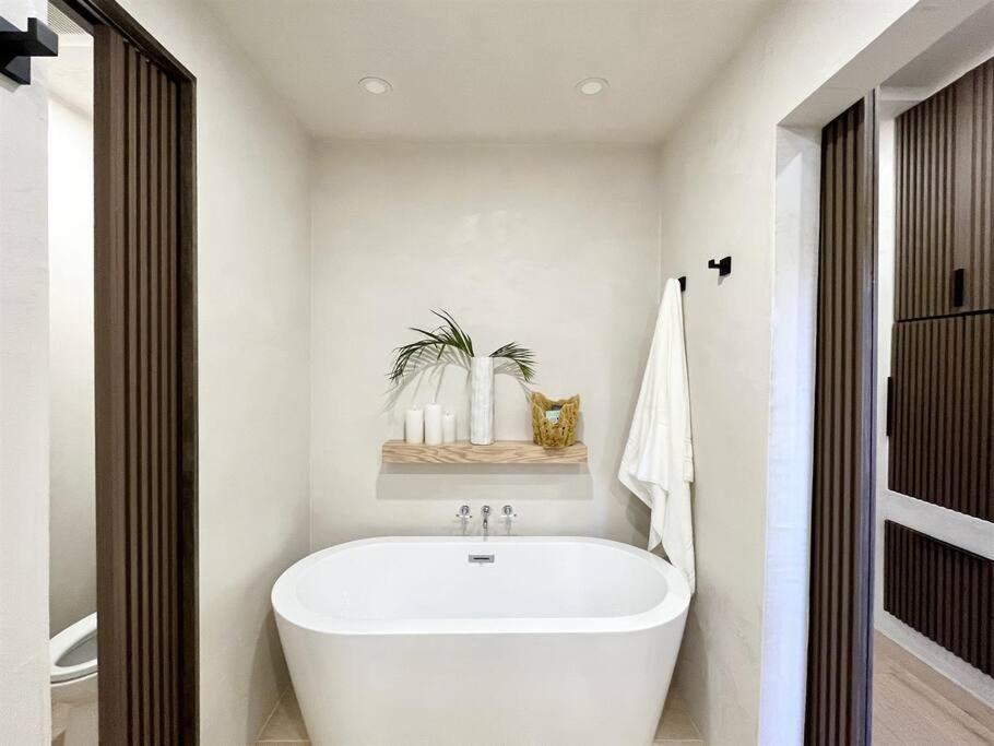 Tiki Tiki - Gorgeous Boho Hideaway! Apartment